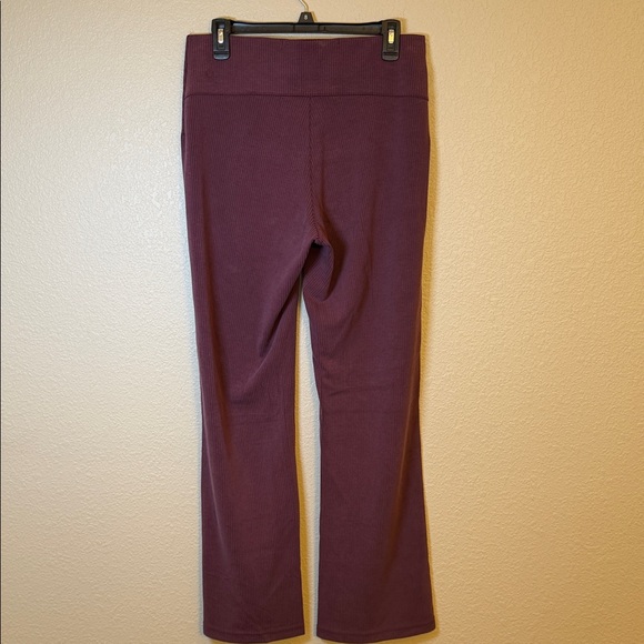 Women’s Flare Ribbed Lululemon Pants - Picture 6 of 9